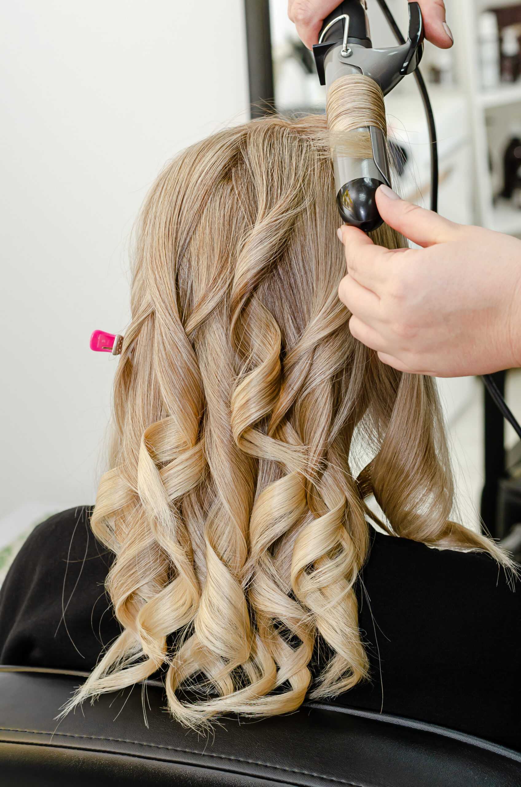 capelli biondi, capelli ricci, salone airtouch biondo roma